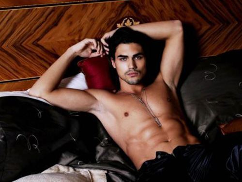 find him 2 Afternoon eye candy: Find him! (22 photos)