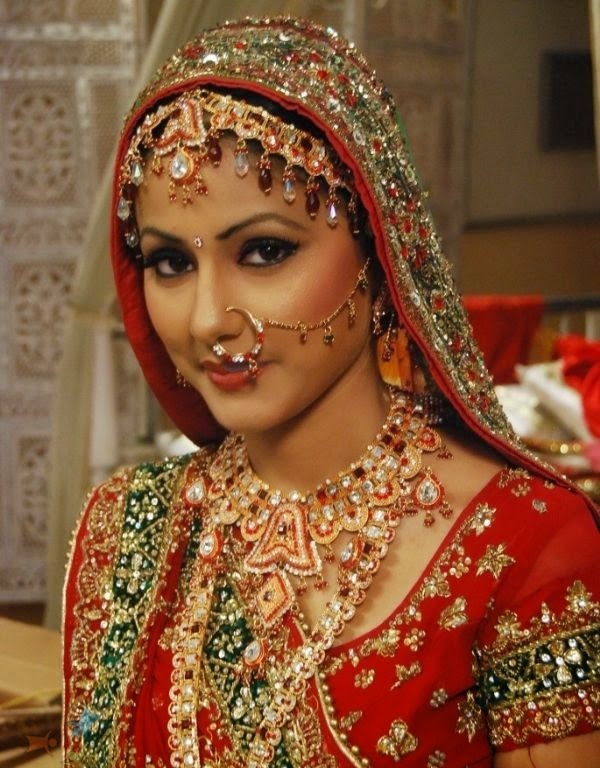 Hina Khan As Akshara In Yeh Rishta Kya Kehlata Hai HD Wallpaper Free