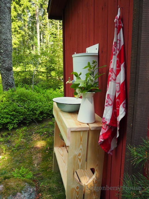 lingonberryhouse, summer cottage, mökki, käsienpesupaikka