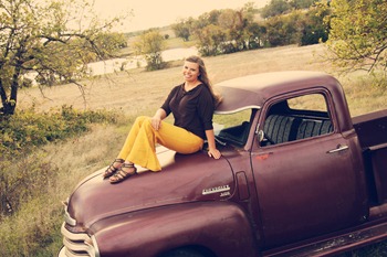Amelia (56) vintage