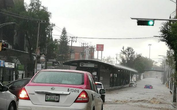 Trabajan brigadas de emergencia en Cuajimalpa por lluvia histórica