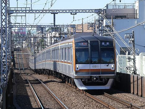 【種別オレンジの謎が判明】東京メトロ10000系の急行　飯能行き