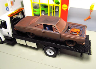 M2 BARNYARD FIND AUTO-PROJECTS GREENLIGHT FLATBED TOW TRUCK INTERNATIONAL DURASTAR RUSTED JUNK