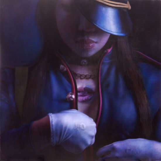 Lo Chan Peng hyper realistic paintings dark supernatural sensual asian women Abrindo o uniforme