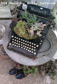 Vintage Goods: succulents in a typewriter