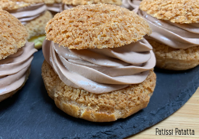 Recette de choux façon poires Belle-Hélène, compotée de poires, choux poires et chocolat, choux craquelin, crème pâtissière vanillée, craquelin aux amandes, ganache montée chocolat au lait, choux très gourmands, pâtisserie maison, choux maison, patissi-patatta