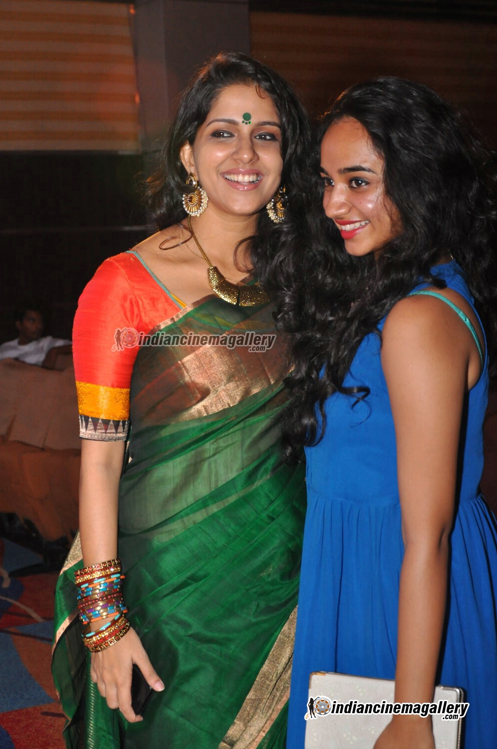 Aparna Nair Latest Hot Photos In Saree From Vinu Mohan S Marriage Reception Mallufun Com