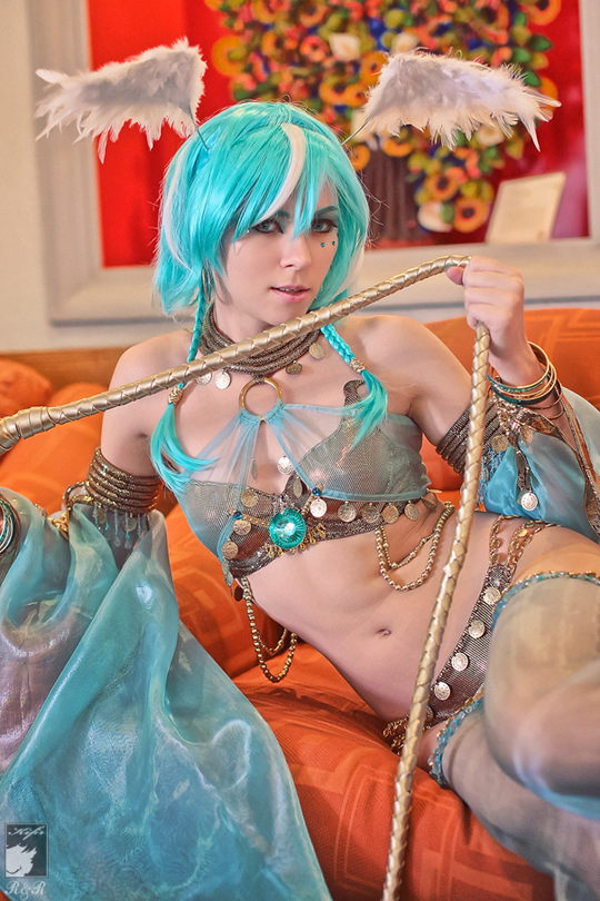 Sexy Cosplay of the Week Ryoko demon