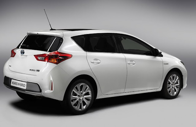 The 2013_Toyota_Auris_2013_ Toyota_ Auris_HyBrid_Paris_ Motor_ Showhydro-carbons.blogspot.com