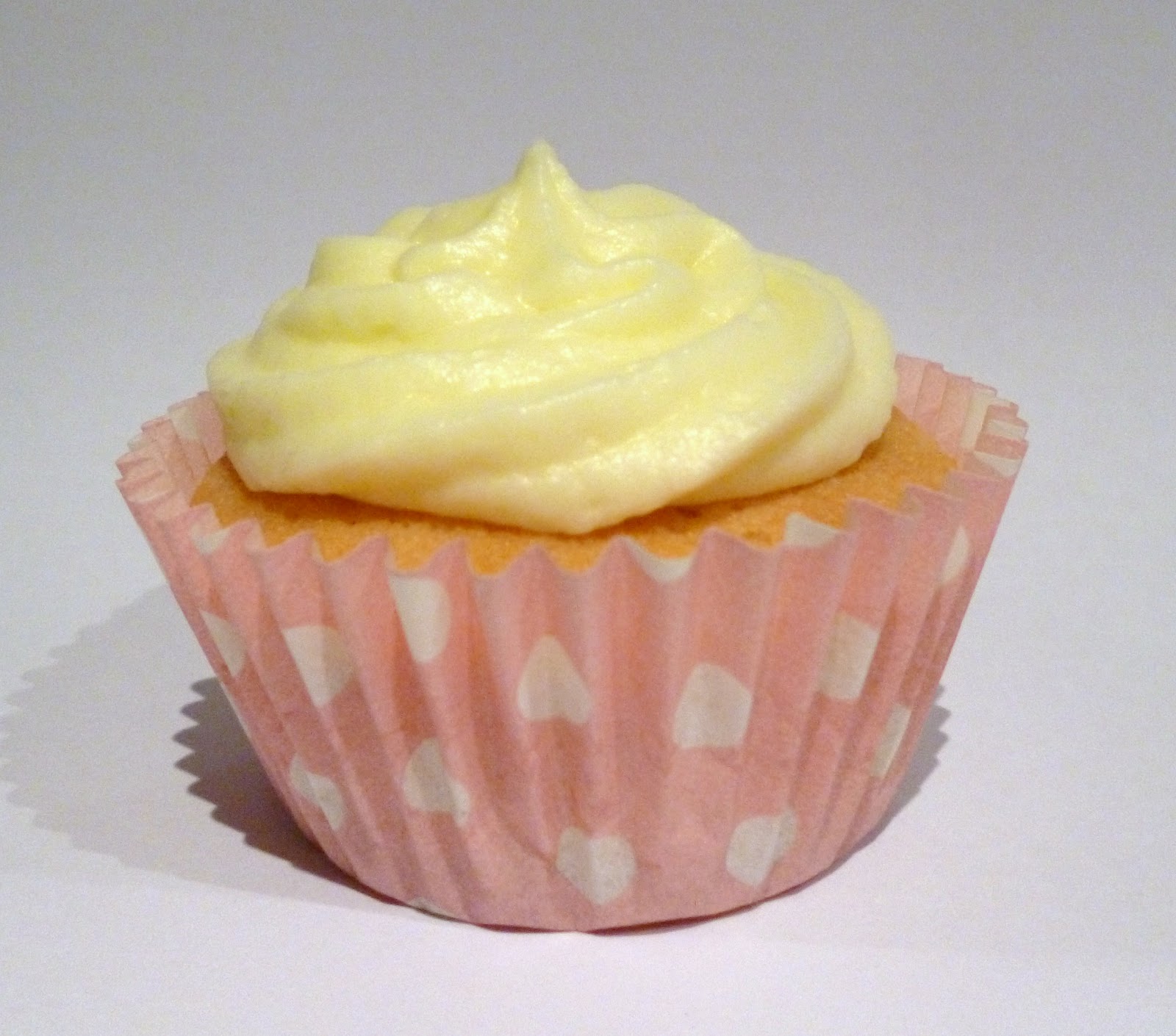 Easy Vanilla Cupcake