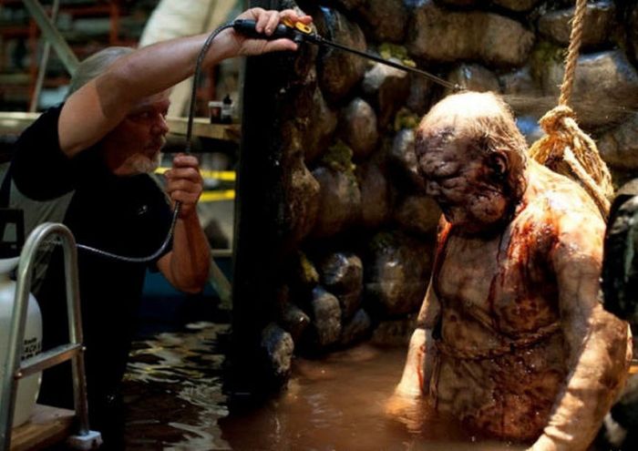 Behind the Scenes of “The Walking Dead” ~ Damn Cool Pictures