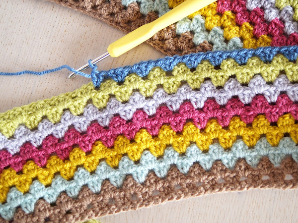 CROCHET: Granny Stripe Blanket