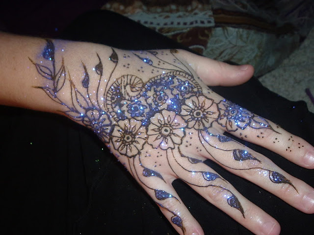 Latest Colour Glitter Mehndi Designs 2015 Wallpapers Free Download