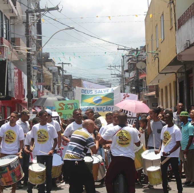 6ª Caminhada de adoração pelo dia da Bíblia acontece em Nordeste de Amaralina 