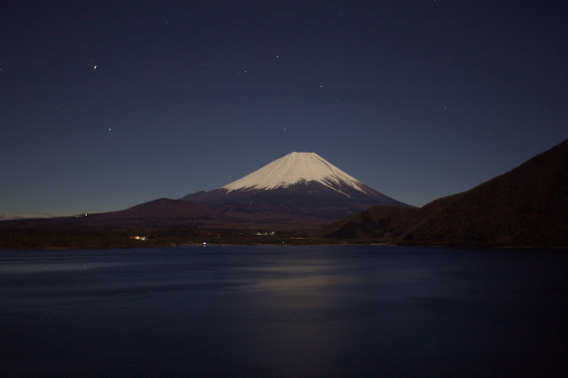 本栖湖 満月の夜