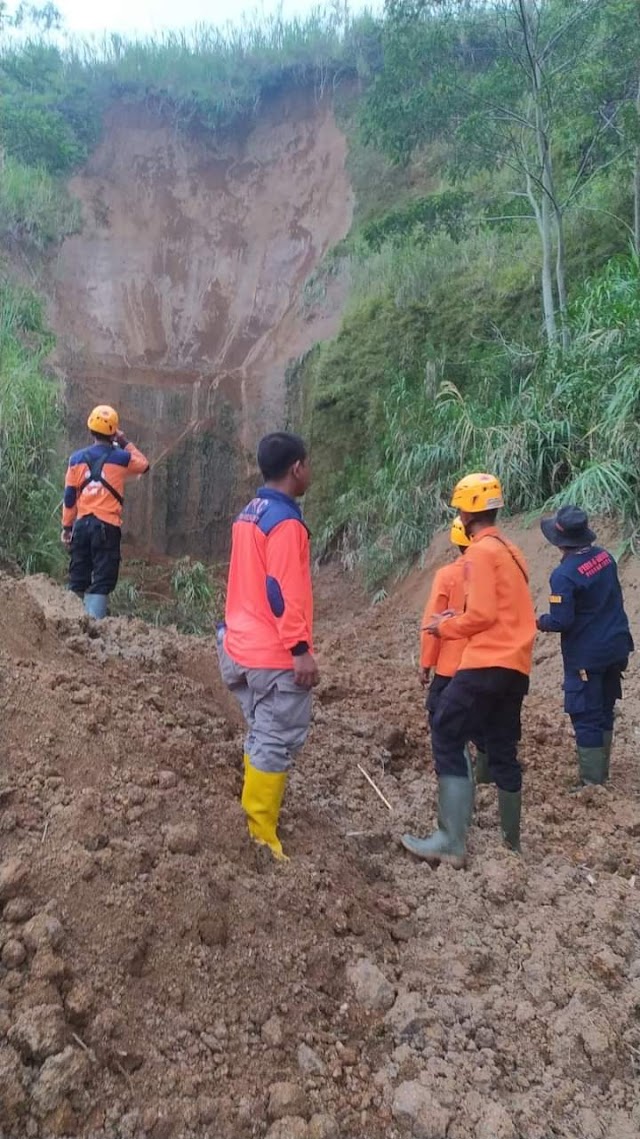 LONGSOR DI DESA SUKAMANAH KECAMATAN BOJONG MENGAKIBATKAN SATU KORBAN JIWA DAN TIGA LUKA-LUKA