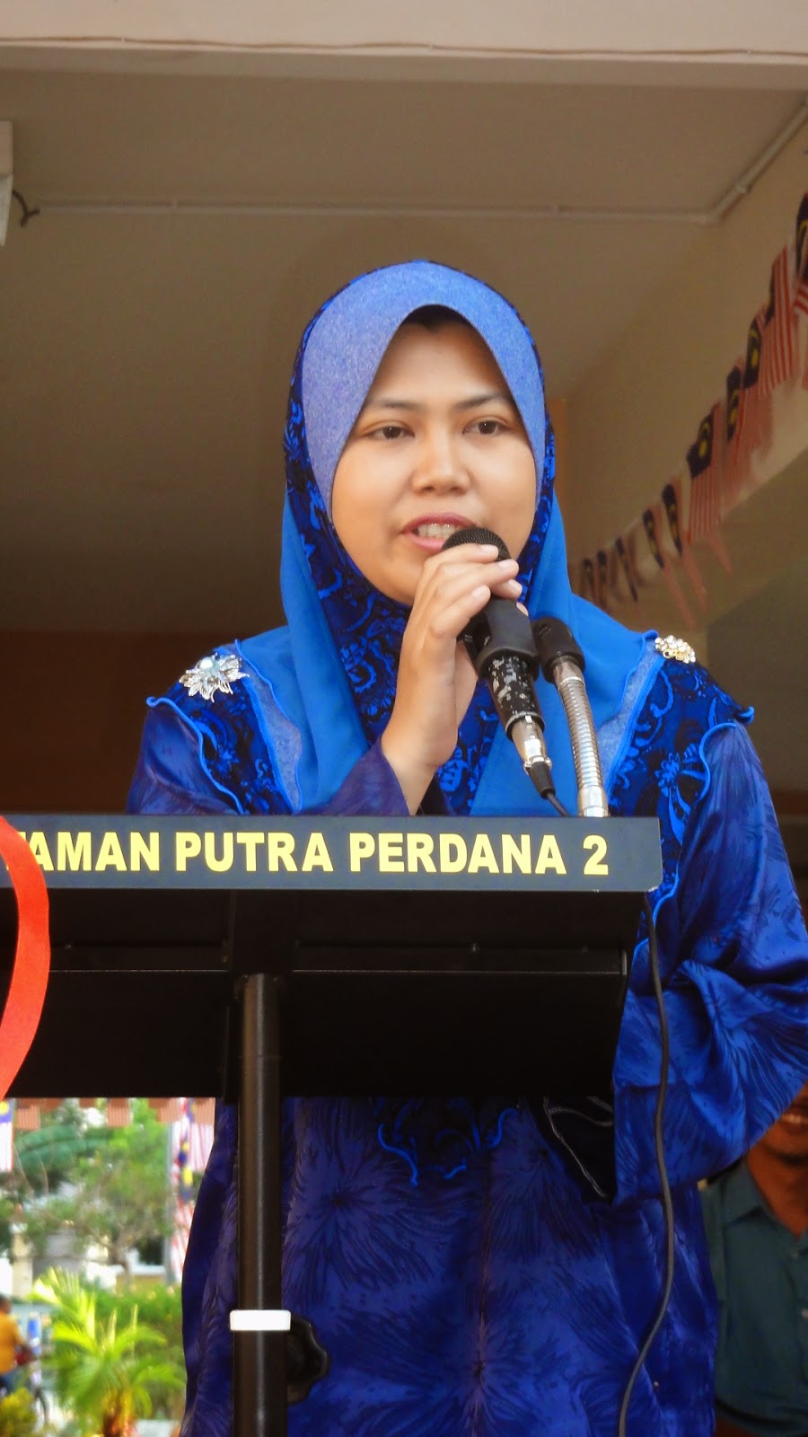 Contoh Ceramah Hari Jumat - Dawn Hullender