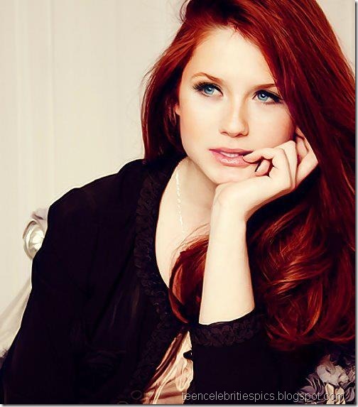 Bonnie Wright Hot Pics 4