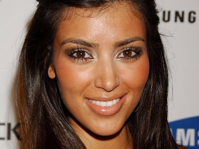 Kim Kardashian Normal Resolution HD Wallpaper 8