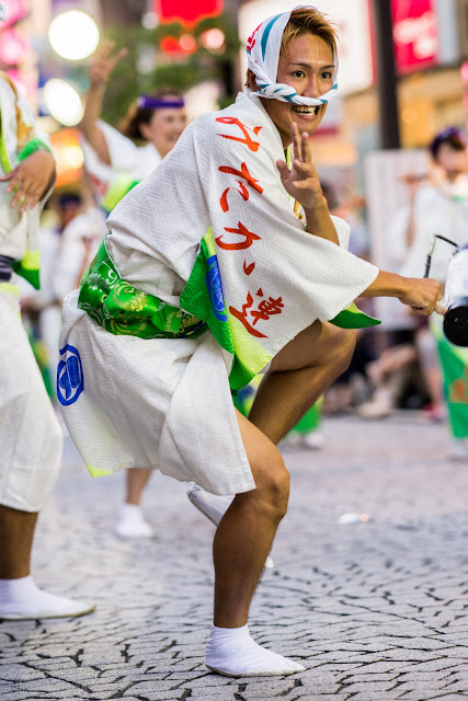 三鷹阿波踊りみたか連の男踊り ちょうちん