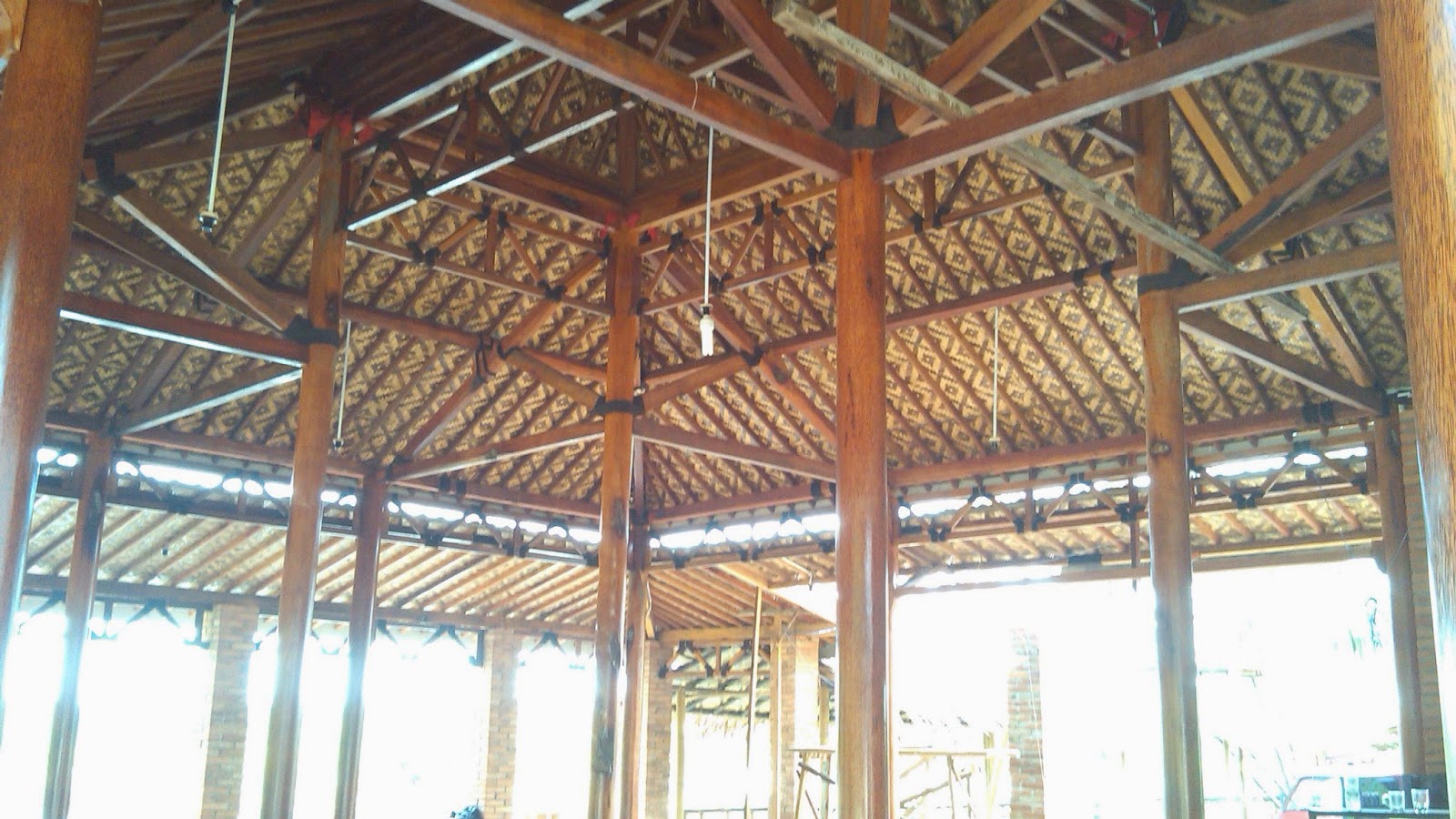  Plafon Rumah Dari Anyaman Bambu 