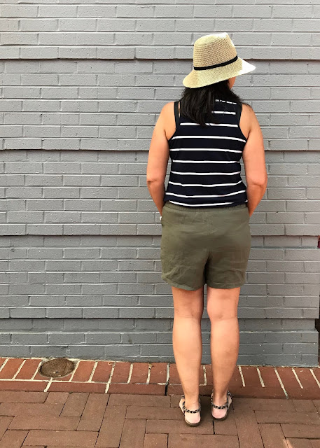 Handmade olive green linen/viscose/lycra shorts made from Veronica Beard fabric and the Simplicity 1887 sewing pattern.