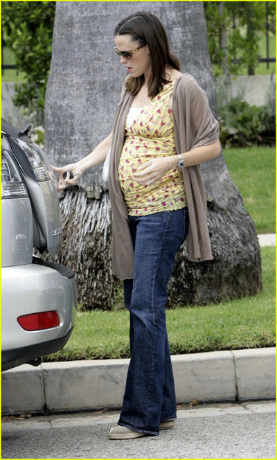   Maternity Clothes on Ways You Can Get More Bang For Your Buck With Great Pregnancy Clothes