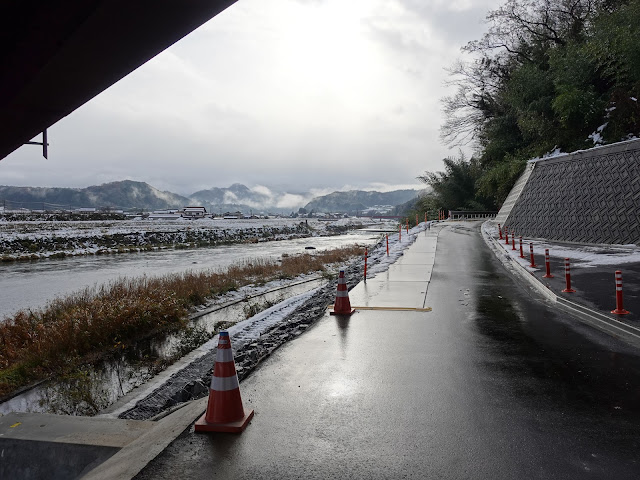 鳥取県西伯郡伯耆町金廻 日野川堤防道路 伯耆大橋