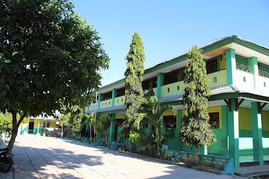 Lensa Gedung SDIT Al Izzah tahun 2010, 2015 dan 2019 