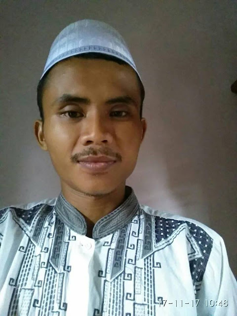 Ruwel Seorang Perjaka Beragama Islam Suku Sunda Berprofesi Guru Di Bandung Jawa Barat Mencari Jodoh Pasangan Wanita Untuk Jadi Calon Istri / Teman Kencan