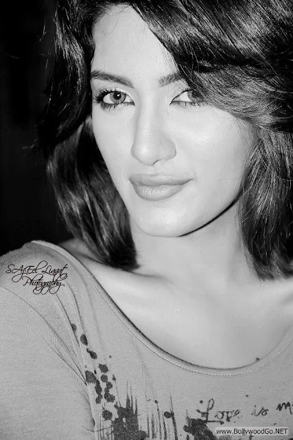 Mathira+hot+%283%29