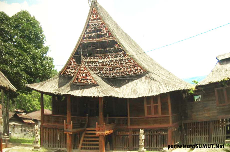 Inilah 10 Rumah Adat Sumatera Utara dari Berbagai Suku 