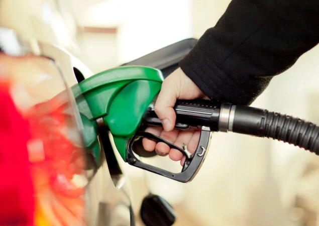 Petrobras anuncia aumento da gasolina e do gás de cozinha