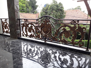 Spesialis Railing Tangga Tempa, Spesialis Balkon Tempa, Railing Tangga Besi Tempa, Tangga Tempa Mewah, Harga Railing Tangga Tempa per meter, Balkon Besi Tempa, Balkon Tempa Klasik, Balkon Tempa Mewah, Harga Balkon Besi Tempa per meter.