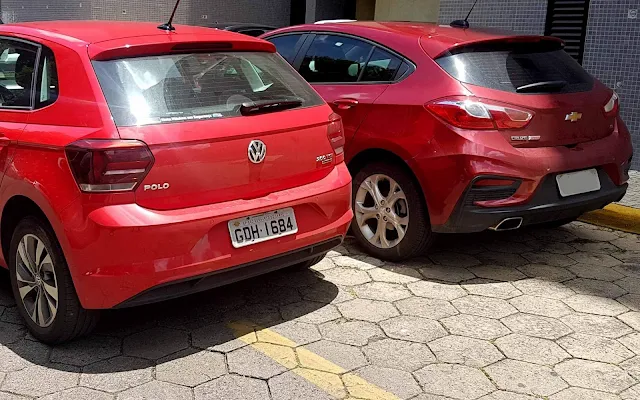 Chevrolet Cruze Hatch x Volkswagen Polo