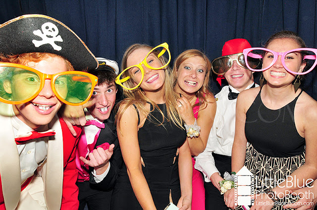 Little Blue Photo Booth at the New Cannan High School Prom. CT photo booth rentals for CT weddings, parties, proms, bar mitzvahs, bat mitzvahs, corporate events,fund raisers, anything you can think of !