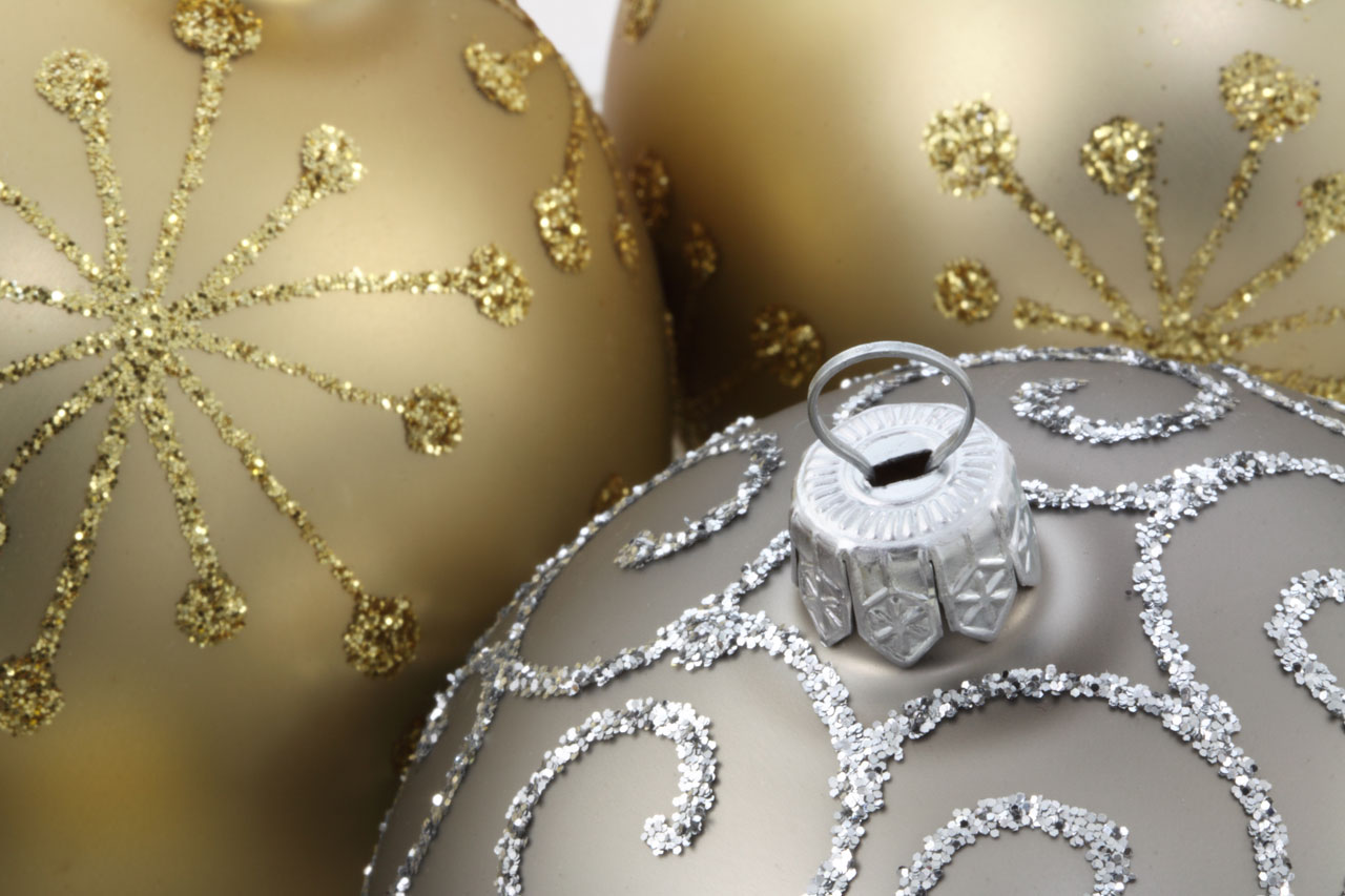  Silver  gold  ornament balls Christmas  Crafts and Ideas 