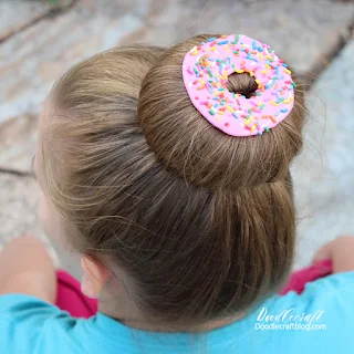 http://www.doodlecraftblog.com/2016/10/donut-with-sprinkles-hair-clip.html