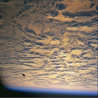 Foto-Foto UFO Detail dari NASA
