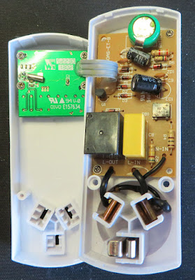 Internals of HPM D817SLIM Mains Digital Switch Timer