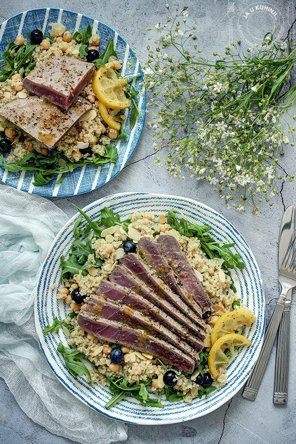 Sveža tuna na salati od kinoe