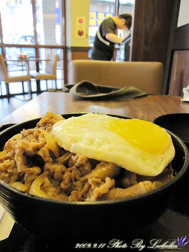 吉野家-再訪｜捷運新莊站美食~試試其他口味的日式丼飯