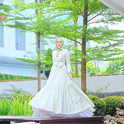 Model Baju Muslim Pesta Dian Pelangi
