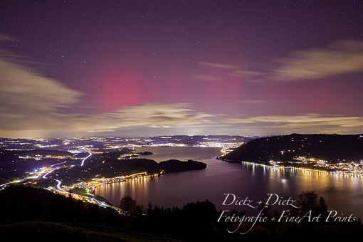 Polarlicht über dem Zugersee und der ChiemenHalbinsel