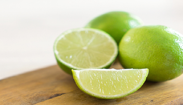 5 Powerful Ways to get rid of Acne with Lime and Egg White 