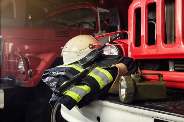 ¿Qué equipos utilizan los bomberos?