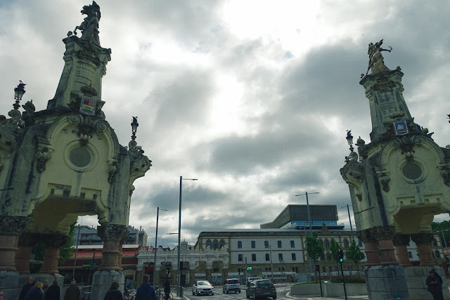 マリア・クリスティーナ橋（Puente Maria Cristina）