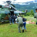   Helikopter TNI AU Evakuasi 36 Orang Lansia Dan Anak Anak Dari Desa Terisolir