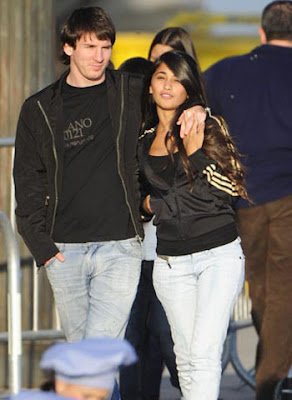 Messi+And+Girlfriend+Antonella+Roccuzzo