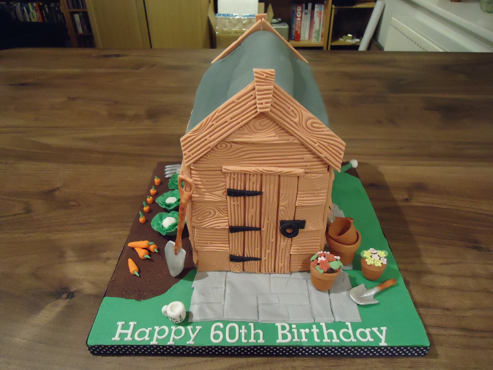 Fondant Cakes &amp; Cupcakes: Garden Shed